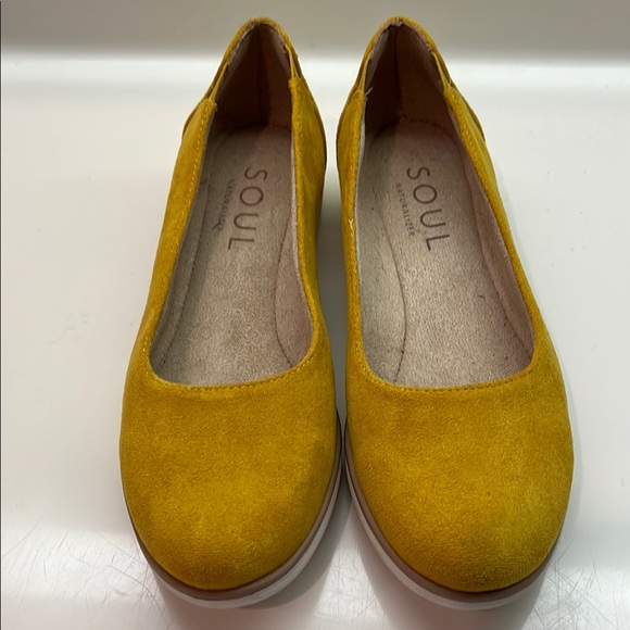 SOUL Naturalizer Yellow Flats Minimalist Suede Design - Picture 4 of 7